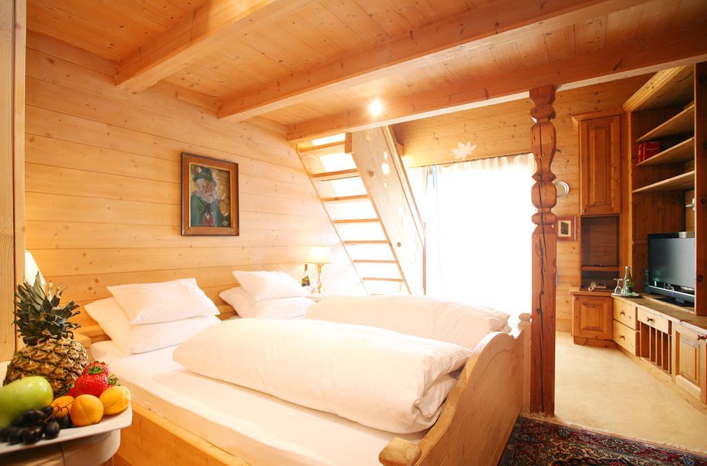Rosis Sonnbergstuben Hotell Kitzbühel Rum bild