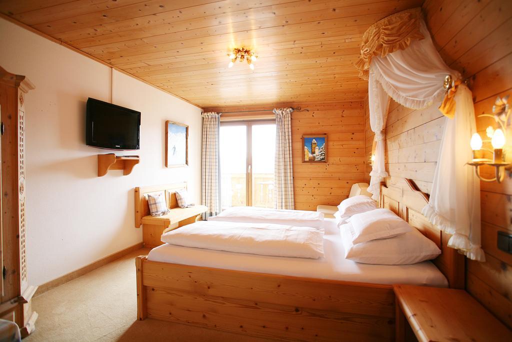 Rosis Sonnbergstuben Hotell Kitzbühel Rum bild